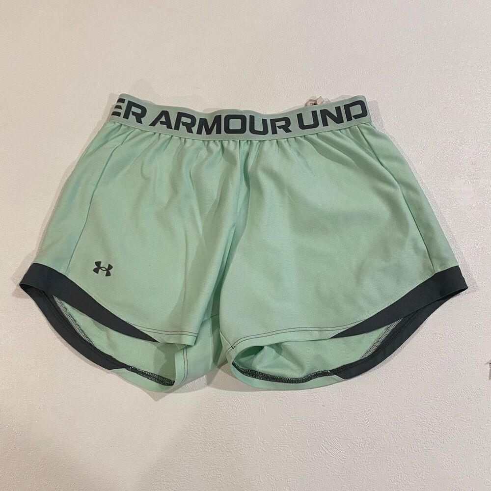 Under Armour Play Up Running Shorts • Women’s Small • Mint Green Loose Fit
